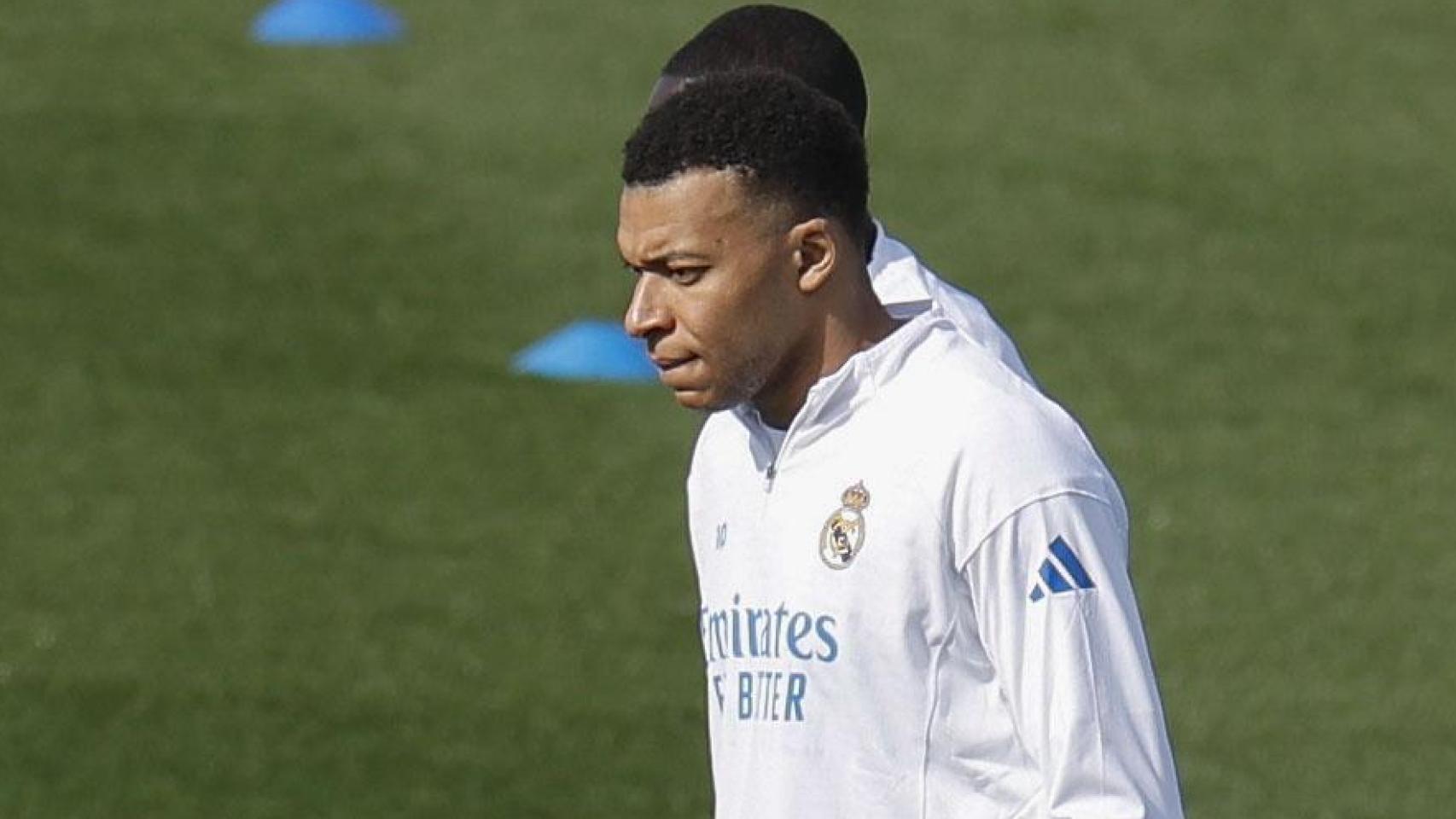 Ya es oficial: Mbappé tiene una lesión en el ligamento de la rodilla izquierda y no entra en la lista contra el Benfica