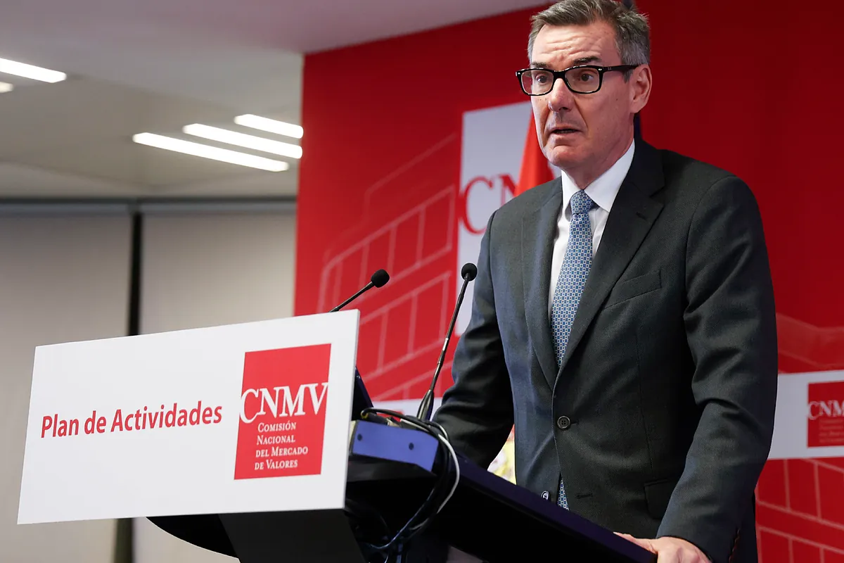 La CNMV cambia de tono y tiende la mano a los 'influencers'