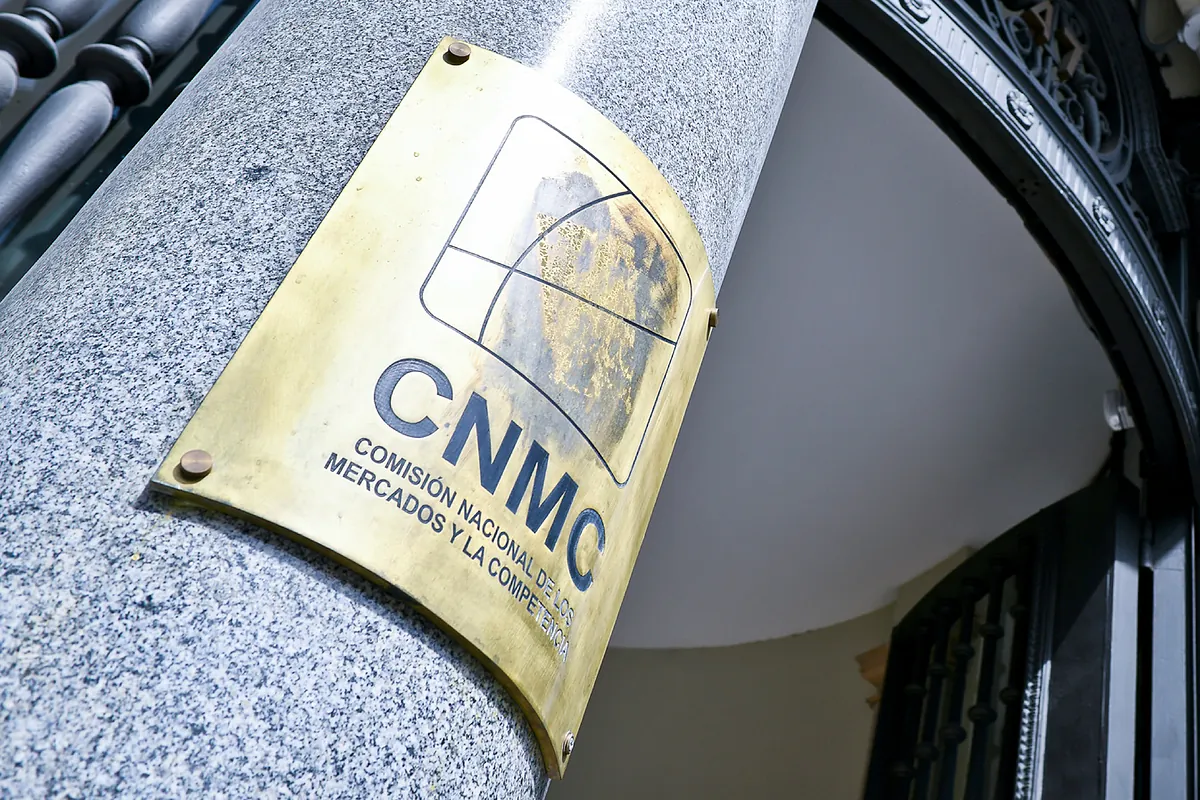 La CNMC acusa a Apple y Amazon de no cesar en sus prácticas anticompetitivas