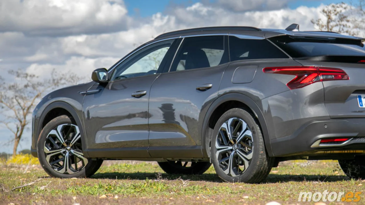 12.600 € más barato que un Skoda Superb, etiqueta ECO y aspecto SUV, el Citroën C5 X se pone a precio de saldo