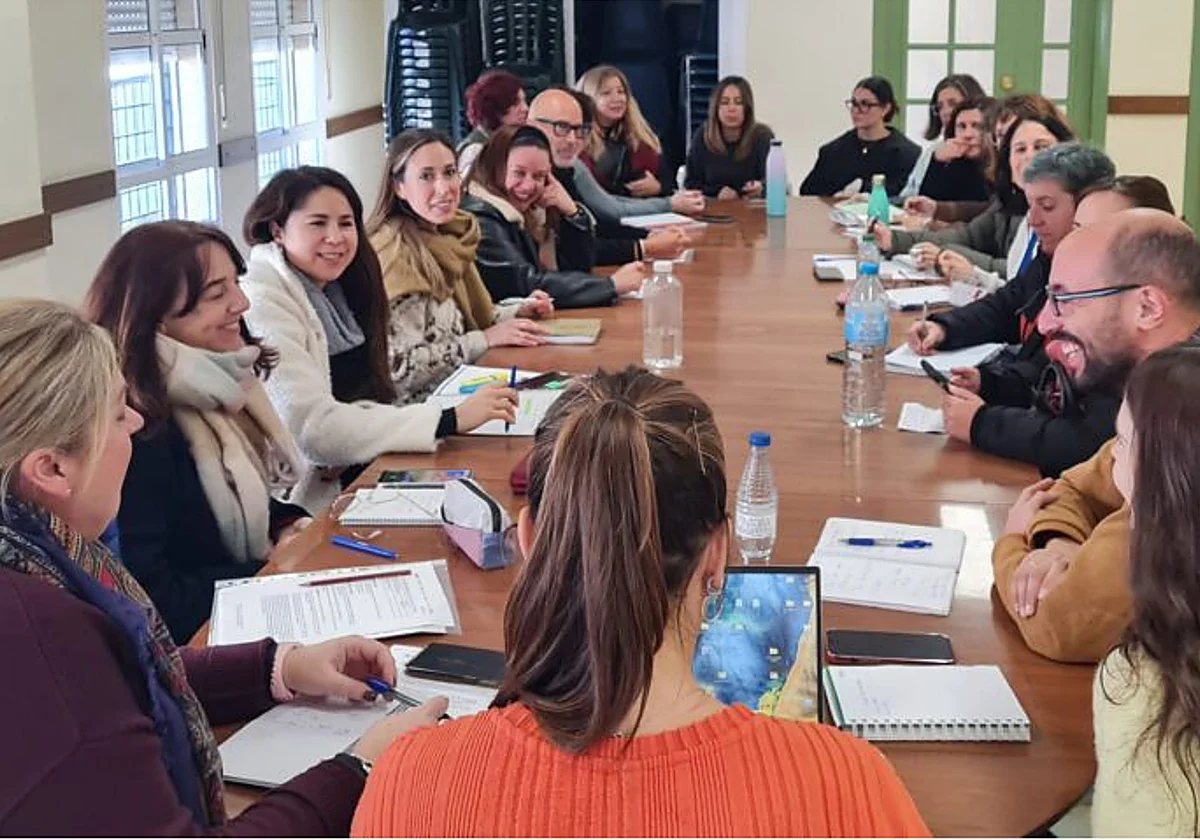 Una decena de empresas muestran sus oportunidades laborales en la Feria de Empleo de Palma Palmilla