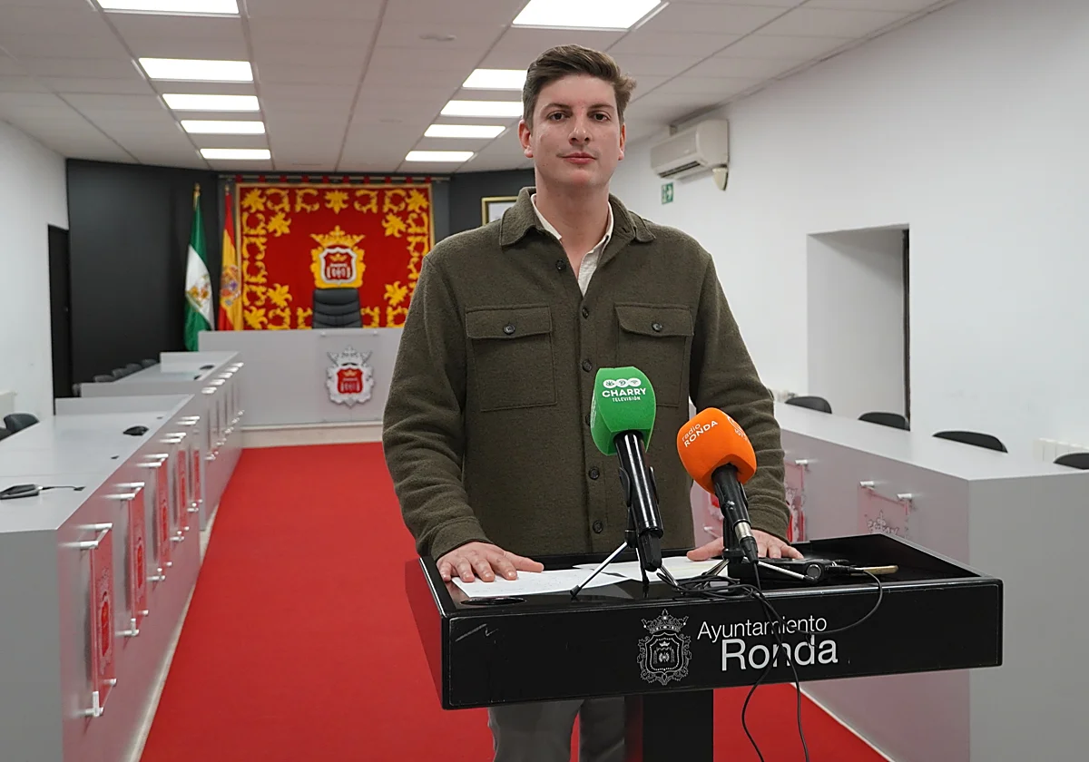 Ronda licita el vestuario del personal municipal y el suministro de material eléctrico para los próximos años