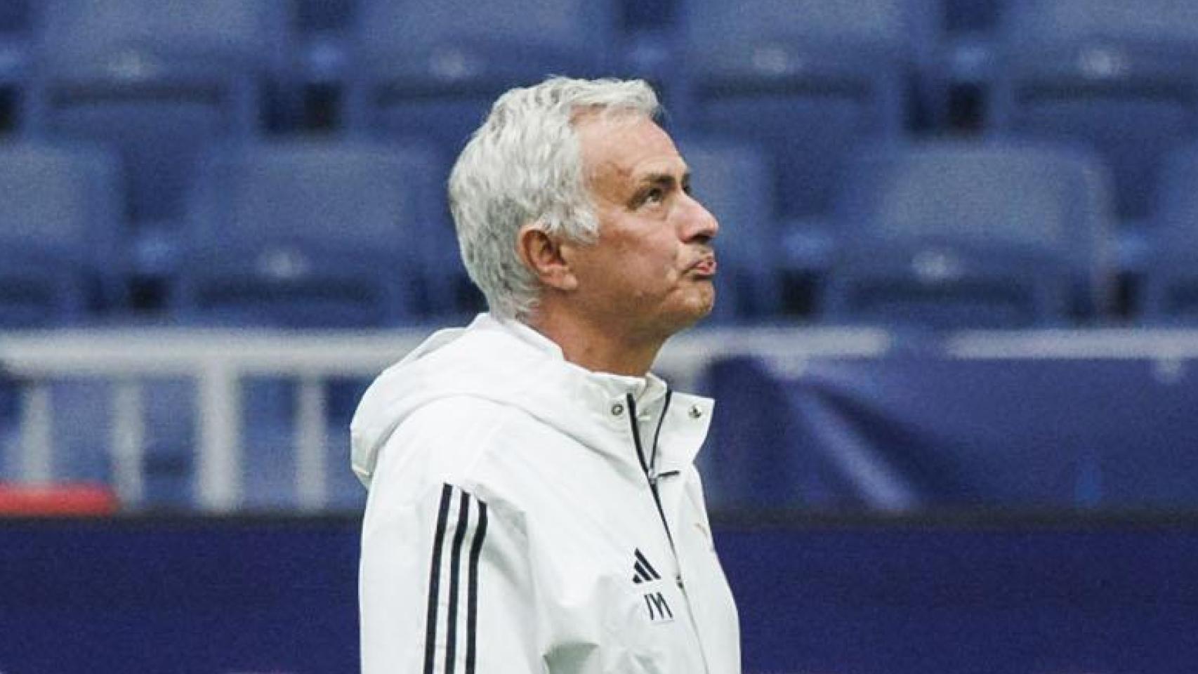 A la caza de Mourinho: en su regreso al Bernabéu, 4.651 días después, regateó a la prensa y no se dejó ver