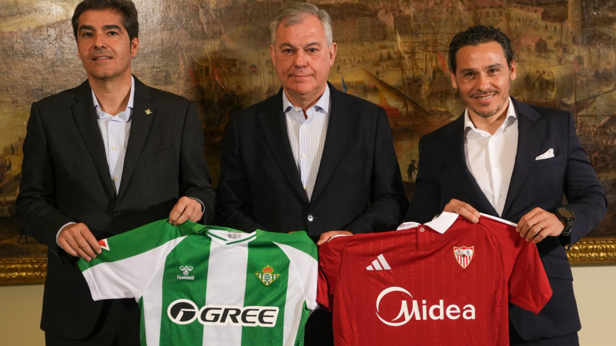 Haro y Del Nido Carrasco dan normalidad institucional al derbi con el alcalde en el Ayuntamiento