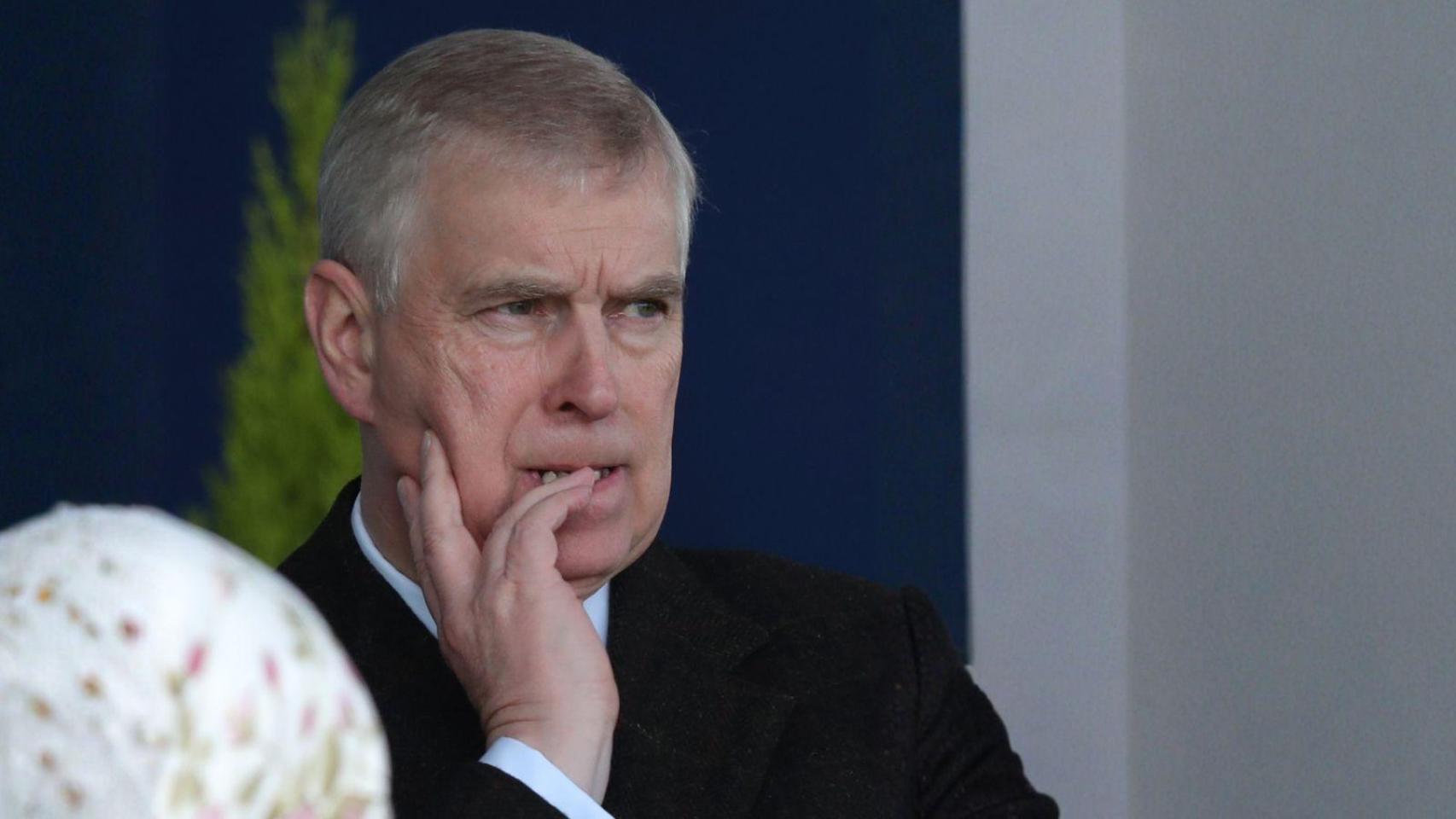 Andrés, en "arresto domiciliario" tras su polémica detención: bajo vigilancia las 24 horas y con "movimientos restringidos"