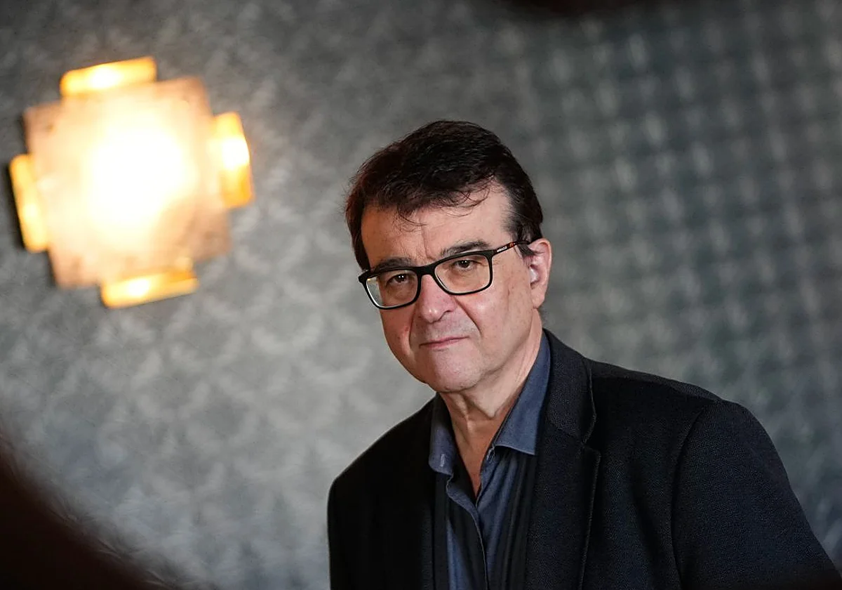 Javier Cercas vuelve a Salamina