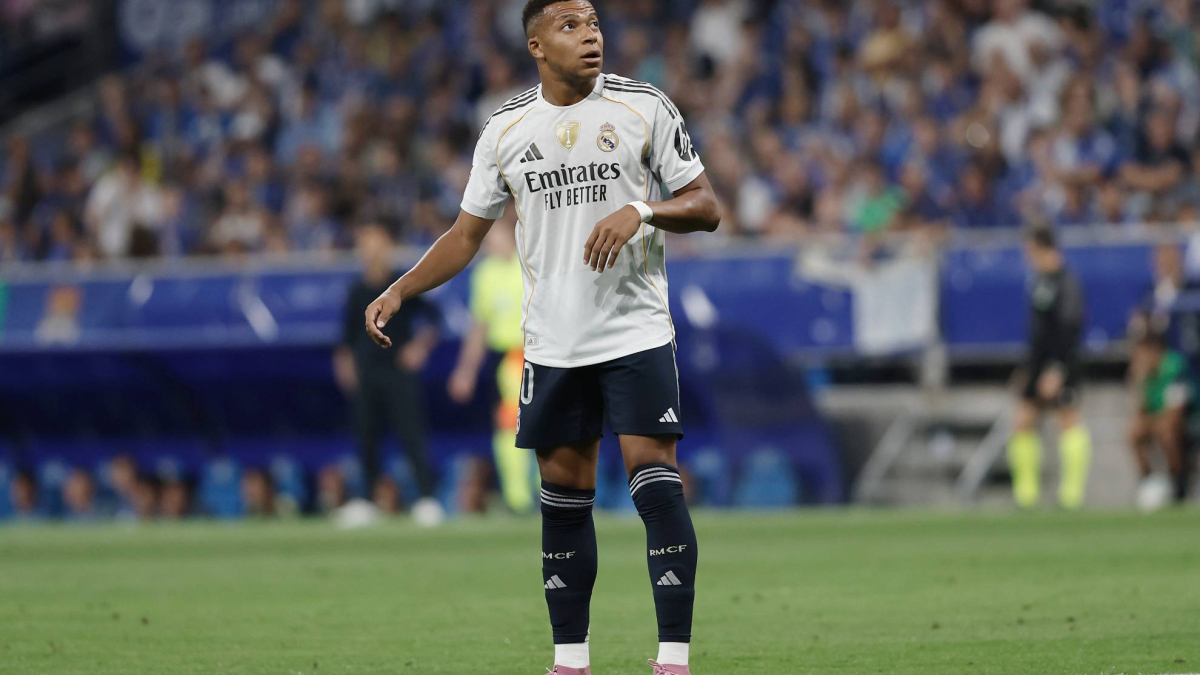 Piden un año de cárcel para un aficionado del Oviedo por insultos racistas a Mbappé