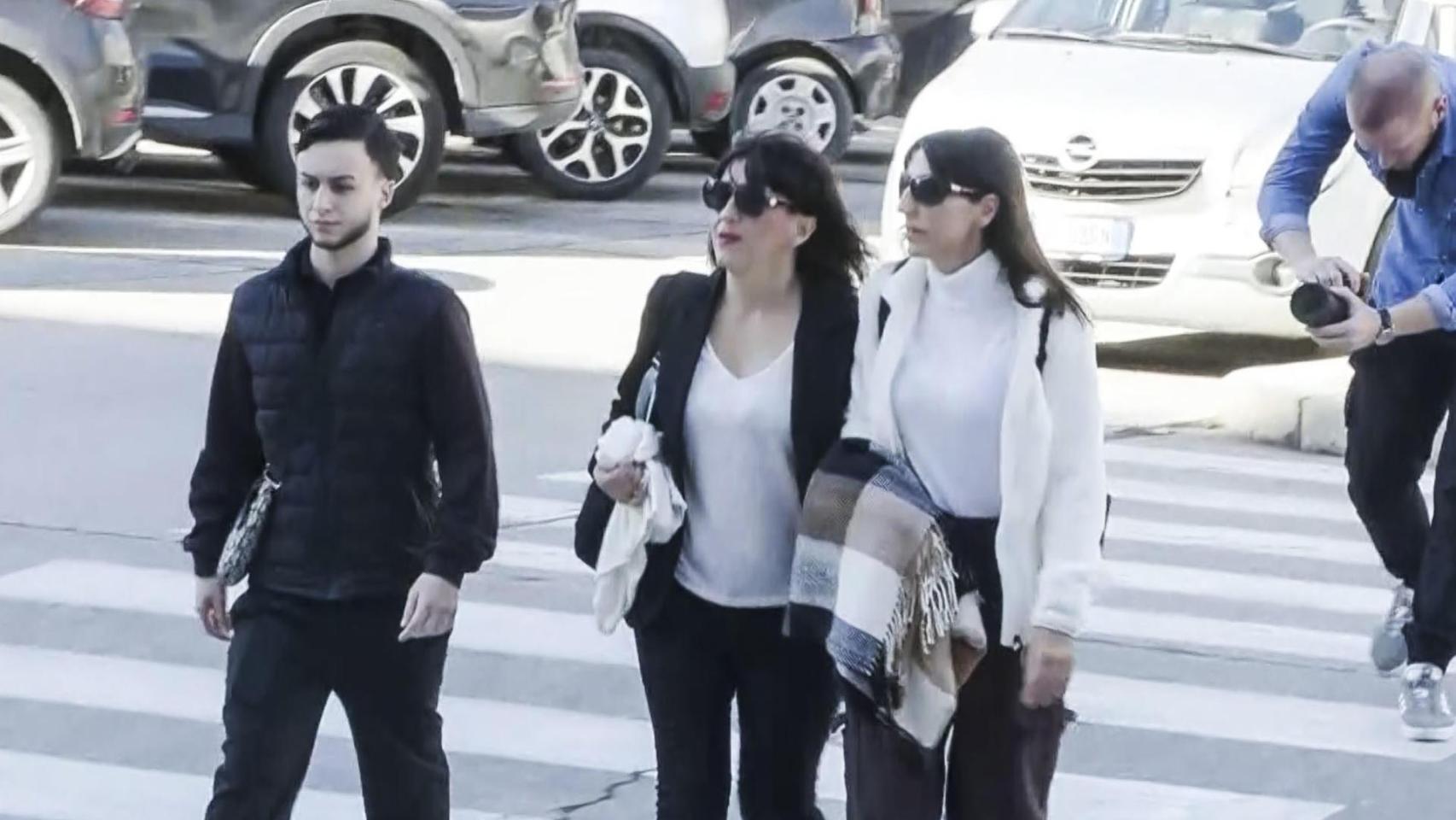 El hijo mayor de Juana Rivas narra en el juicio en Italia el "infierno" con su padre: palizas, insultos y amenazas