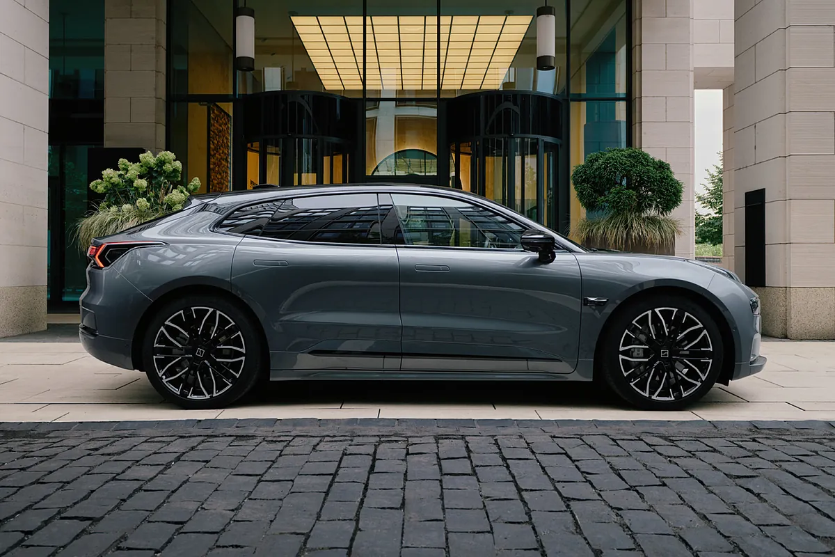 Zeekr, del gigante chino Geely, anuncia su desembarco en España a través de Salvador Caetano