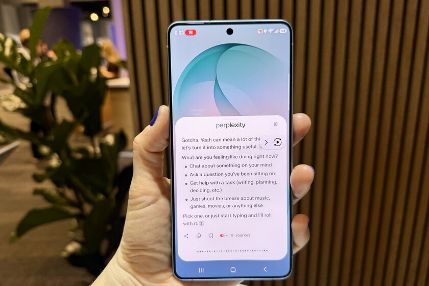 Perplexity es mucho más que el tercer asistente en discordia: es el plan de Samsung para conquistar la IA en los móviles