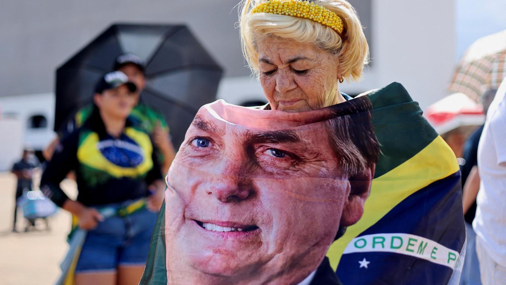 La Cámara de Diputados de Brasil aprueba rebajar la pena de cárcel por golpismo de Bolsonaro a poco más de 2 años
