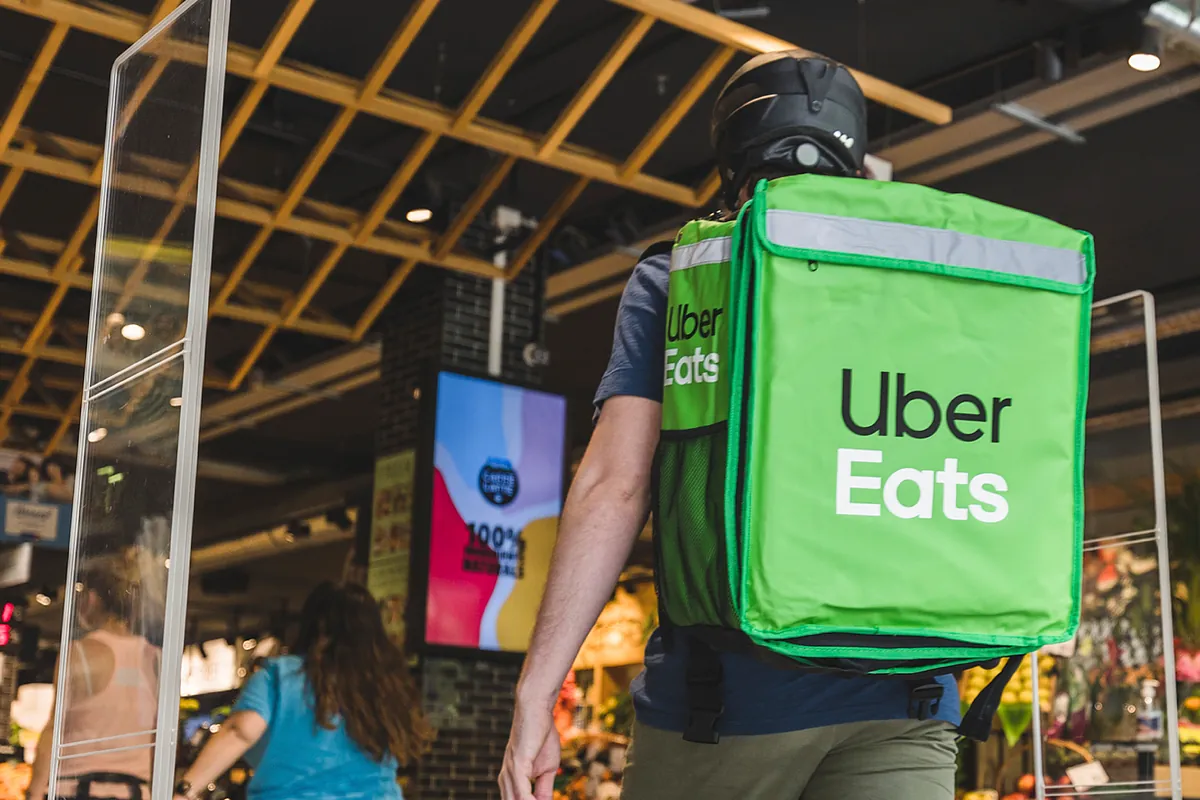 Uber Eats incorpora a su plataforma 190 tiendas de Kiwoko y Tiendanimal