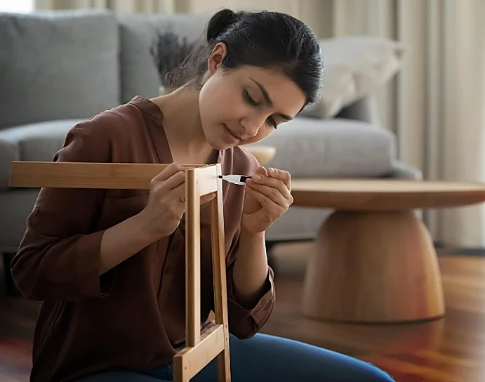 Kits de reparación de madera eliminan arañazos rápido y salvan tus muebles