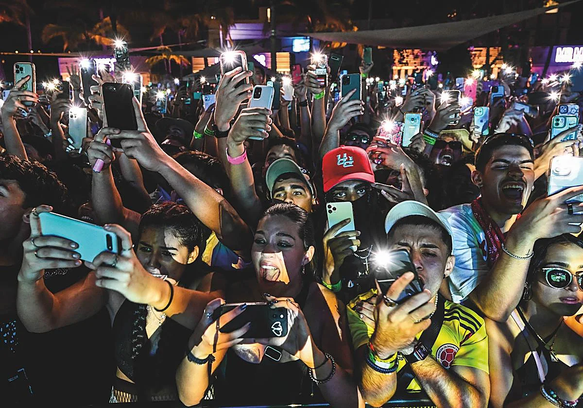 El miedo a convertirse en protagonista de un vídeo viral vacía las pistas de baile (se busca 'antídoto')