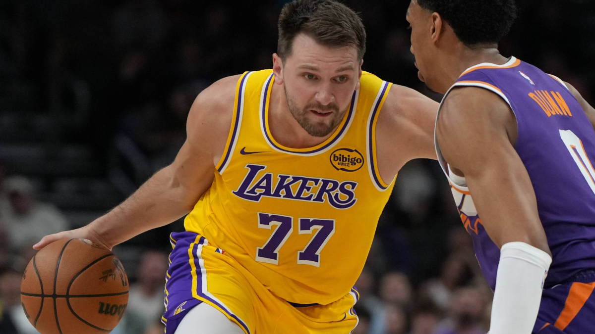 Doncic juega solo en los Lakers<br>
