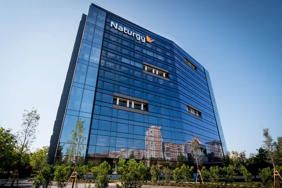 Colonial cierra la compra de la sede Gas Natural por más de 80 millones