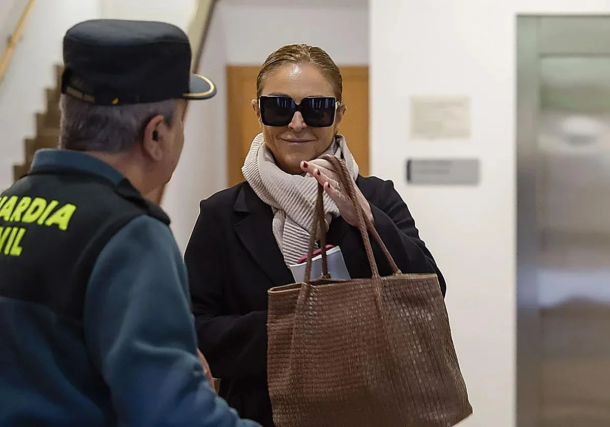 La jefa de prensa de Mazón informó a los medios de que el presidente estaba en el Palau a las 18 horas «por suposiciones»