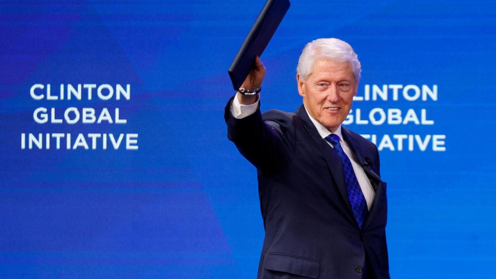 "No vi nada y no hice nada malo": el expresidente Clinton asegura que no conocía los delitos cometidos por Epstein