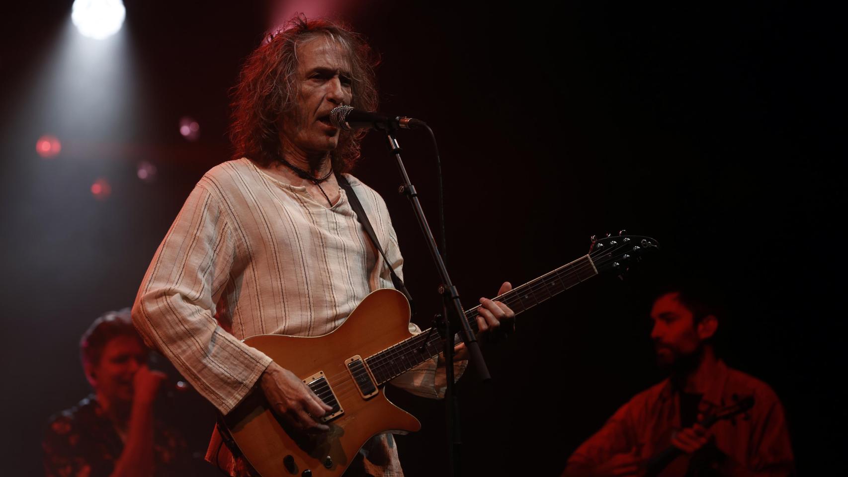 Robe Iniesta: de 'Jesucristo García' a 'El poder del arte', diez canciones esenciales para bucear en sus tinieblas