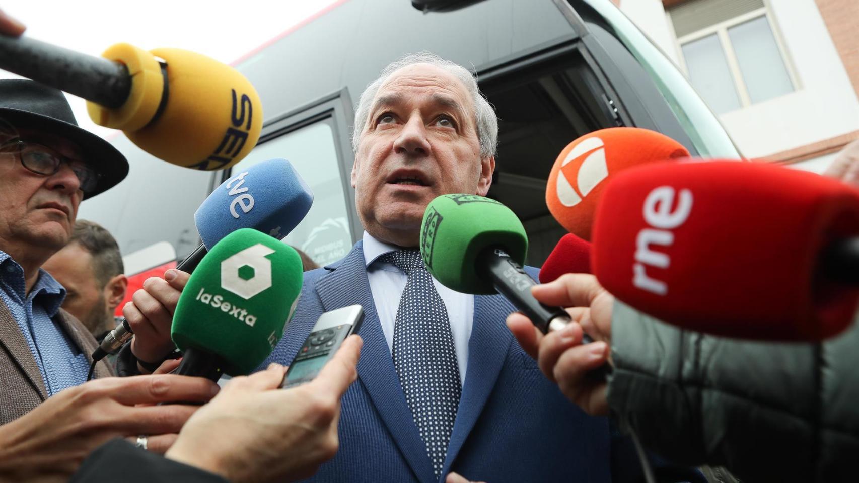 El presidente de la Diputación de Lugo tacha de "falsas" las denuncias y anuncia medidas legales