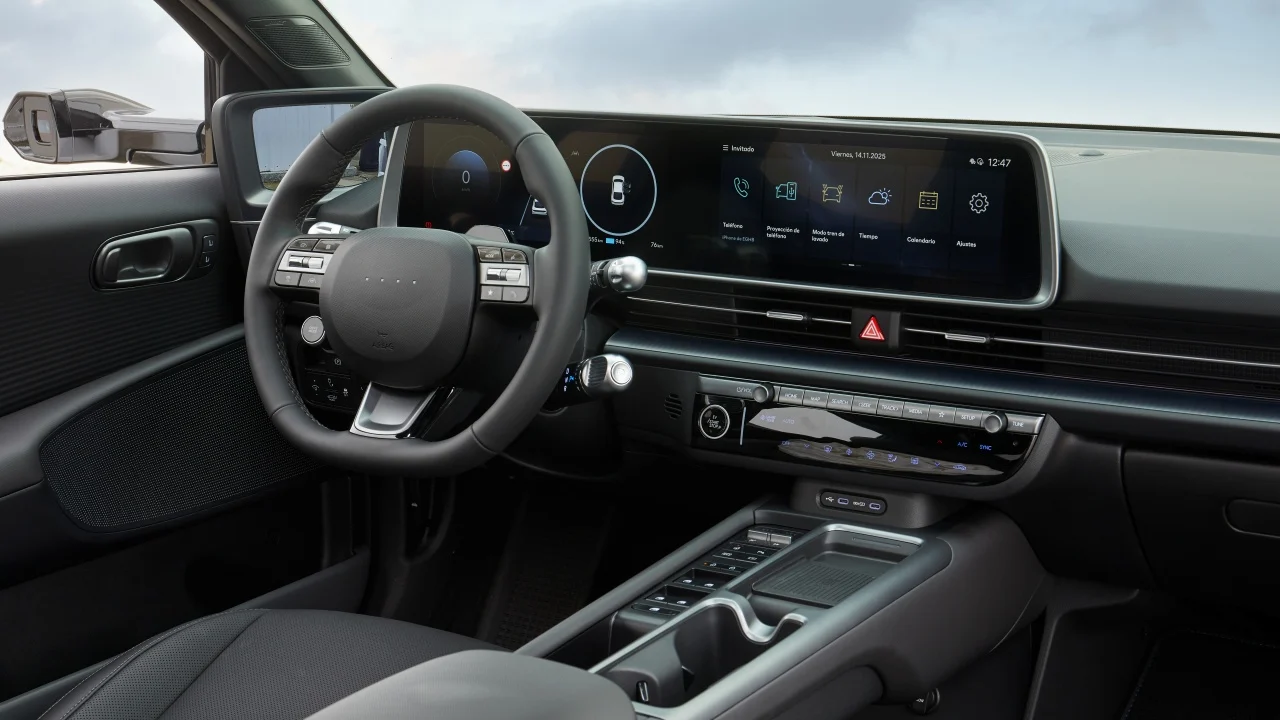 ¿Te planteas un coche eléctrico o híbrido? Si lleva esto, conducir a diario te resultará mucho más fácil