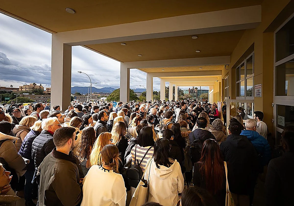 Tres graduados de la UMA, entre los diez mejores de España en los exámenes de formación sanitaria especializada