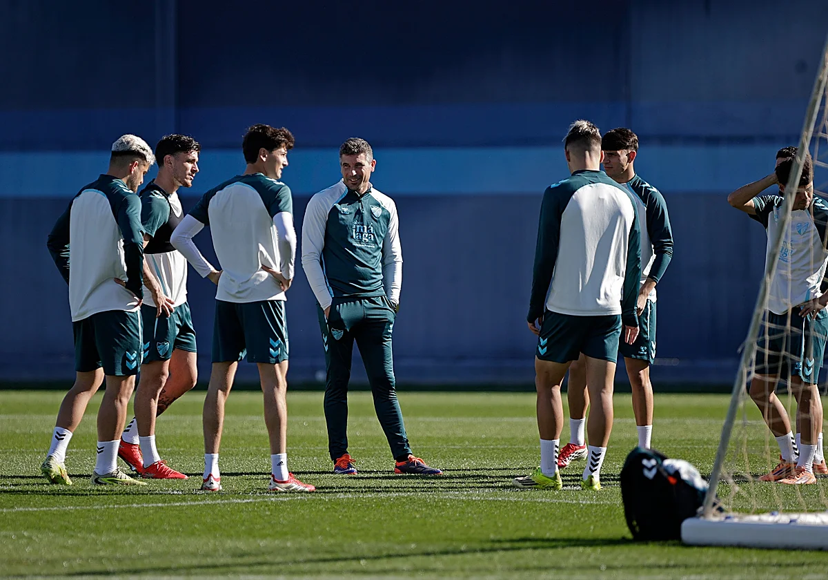 El Málaga, ante un atractivo derbi andaluz que le permita seguir soñando