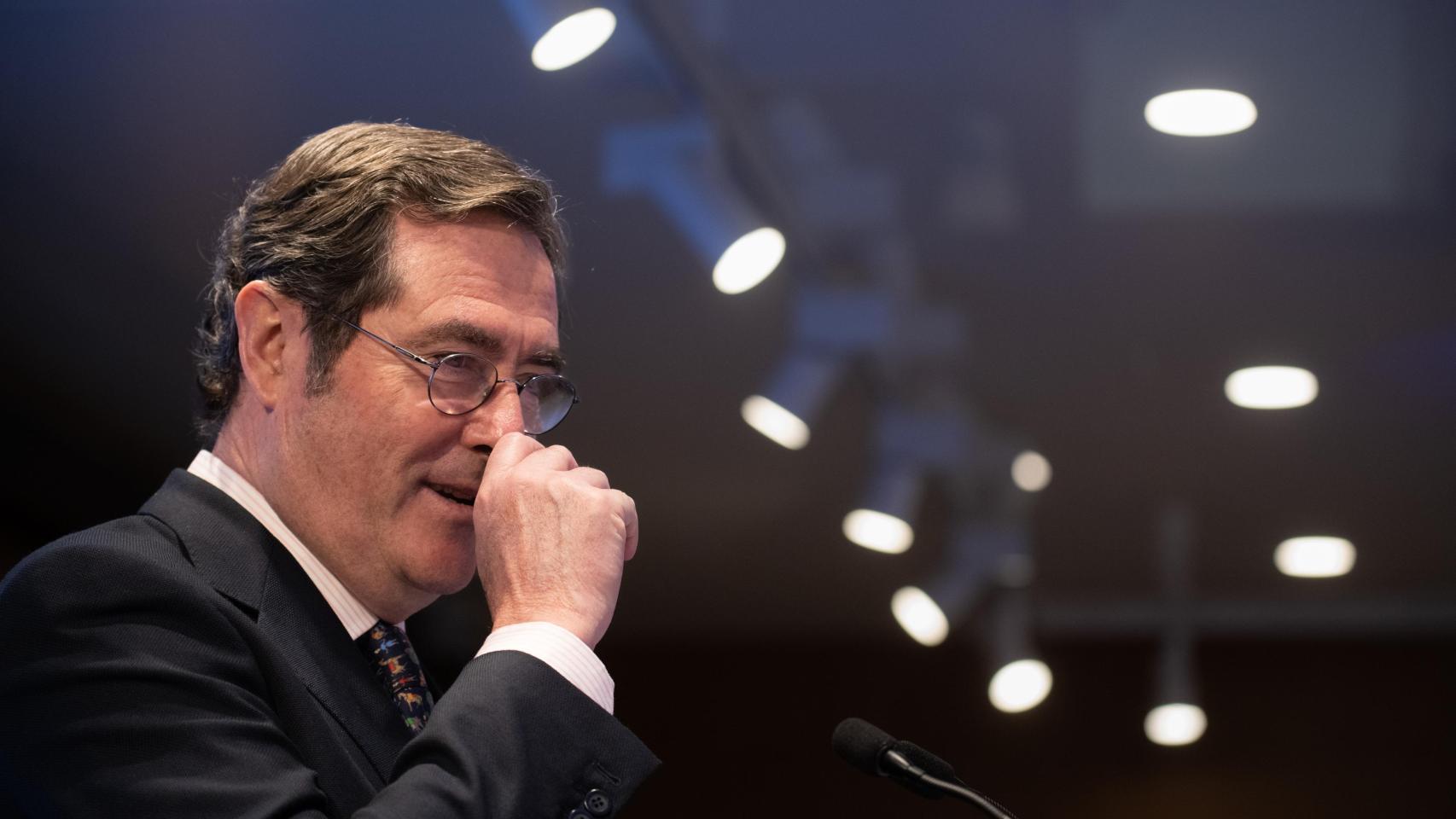 La subida del SMI que reclaman los sindicatos costará a las empresas más de 4.300 millones, según CEOE