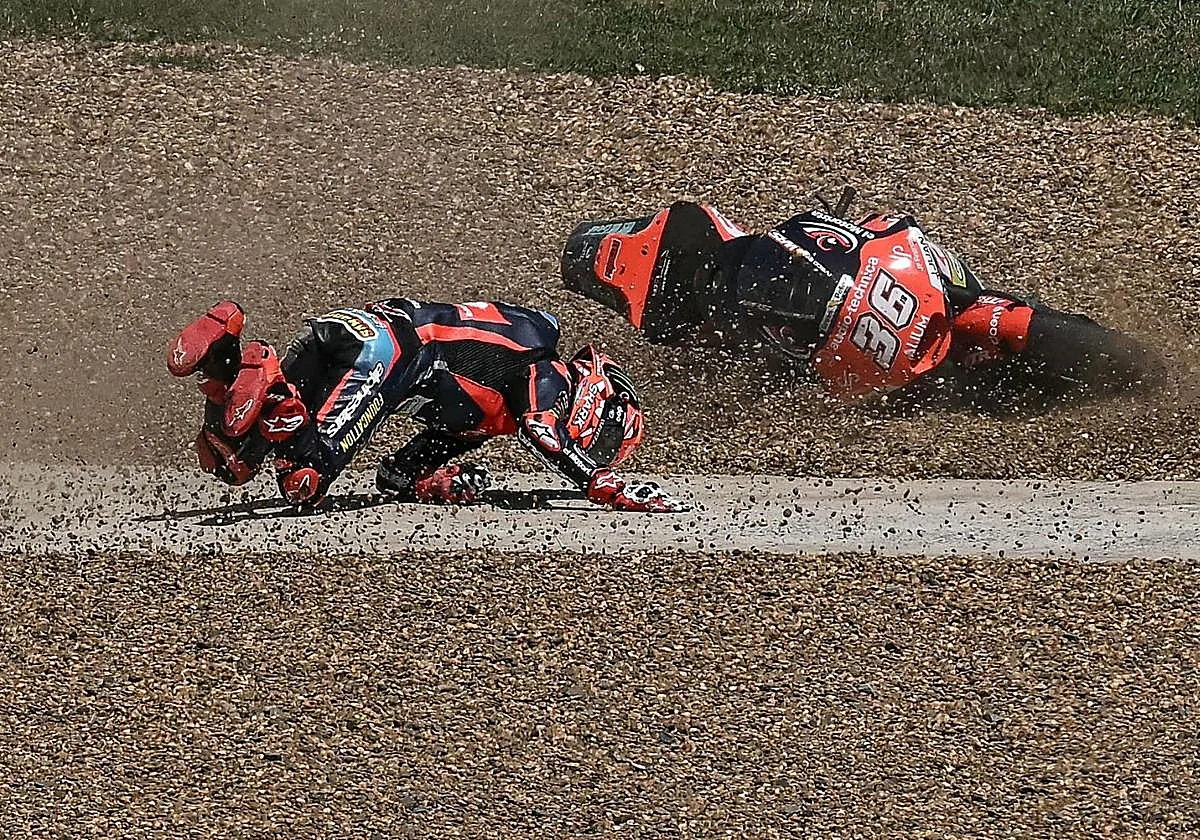 Manu González triunfa en un accidentado arranque de Moto2