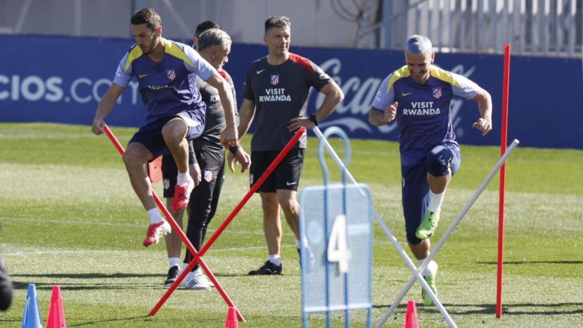 El Atlético mira al Barça... sin Barrios