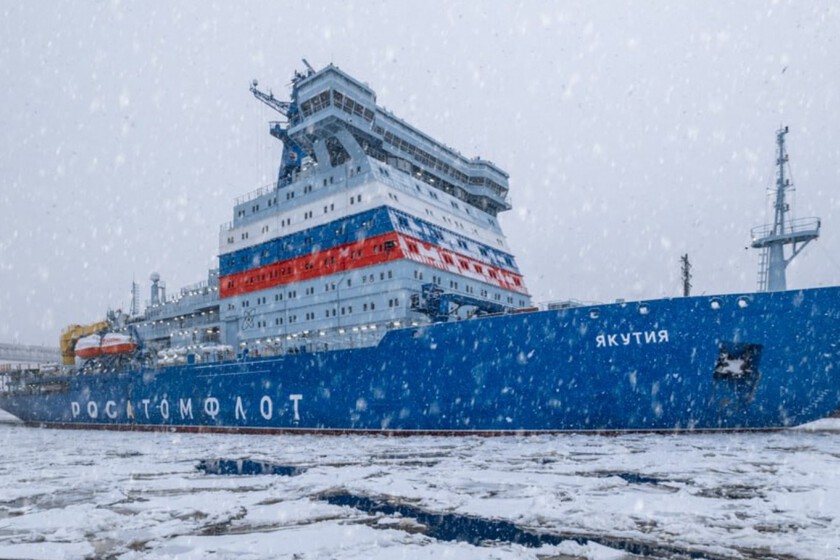 Un gigante nuclear diseñado para abrir paso en el Ártico: así es el rompehielos más moderno de la flota rusa