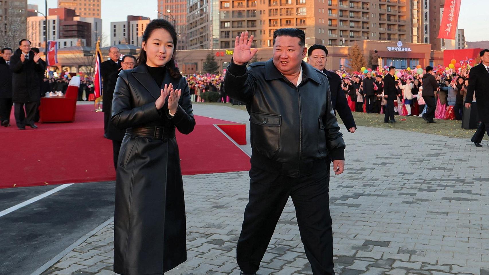 Usar como escudo humano a su hija: la estrategia de Kim Jong-un para proteger a su heredero secreto de un ataque de Trump