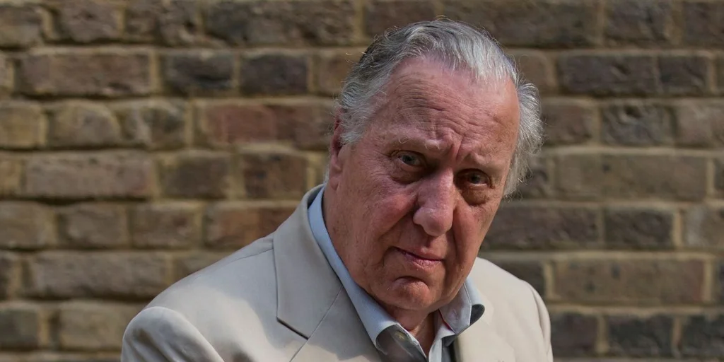 Frederick Forsyth, cerco al Reich de los mil años