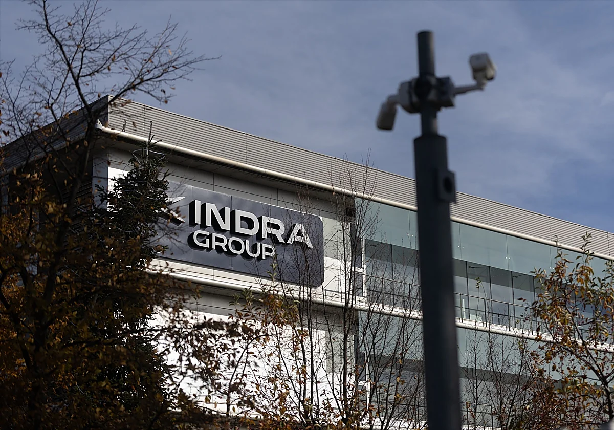 Indra descarta alternativas a Escribano en plena tensión interna por la operación