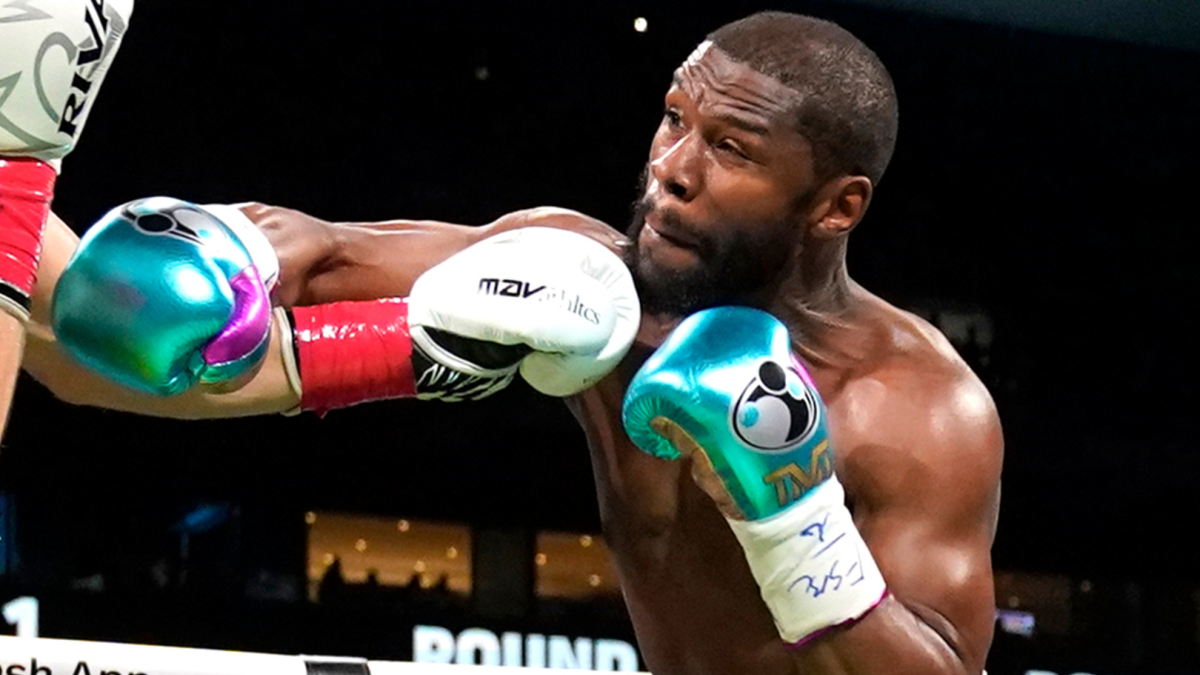 Mayweather peleará ante un multicampeón de kickboxing antes de su revancha con Pacquiao