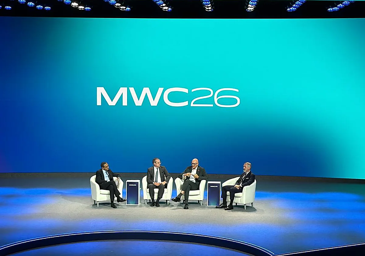 El presidente de Telefónica pide a Bruselas inversión y rapidez para competir con los gigantes tecnológicos