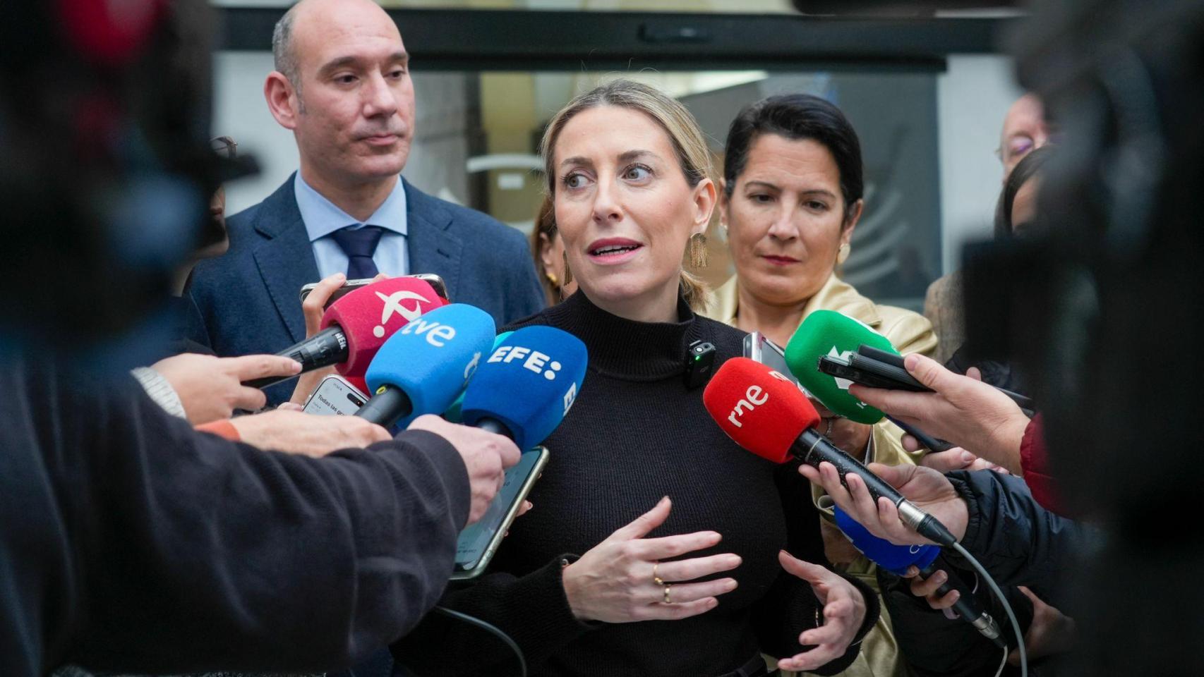 Última hora política, en directo | El debate de investidura de María Guardiola arranca hoy sin cerrar un acuerdo con Vox en Extremadura