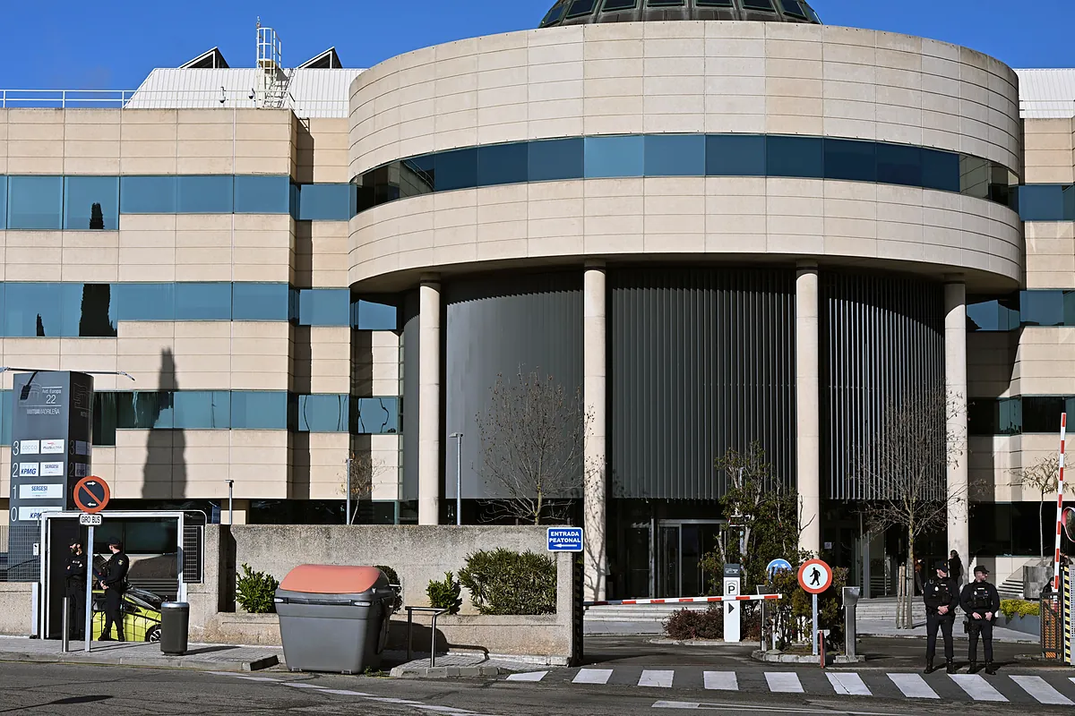 La Audiencia Nacional asume la investigación del rescate de la aerolínea Plus Ultra