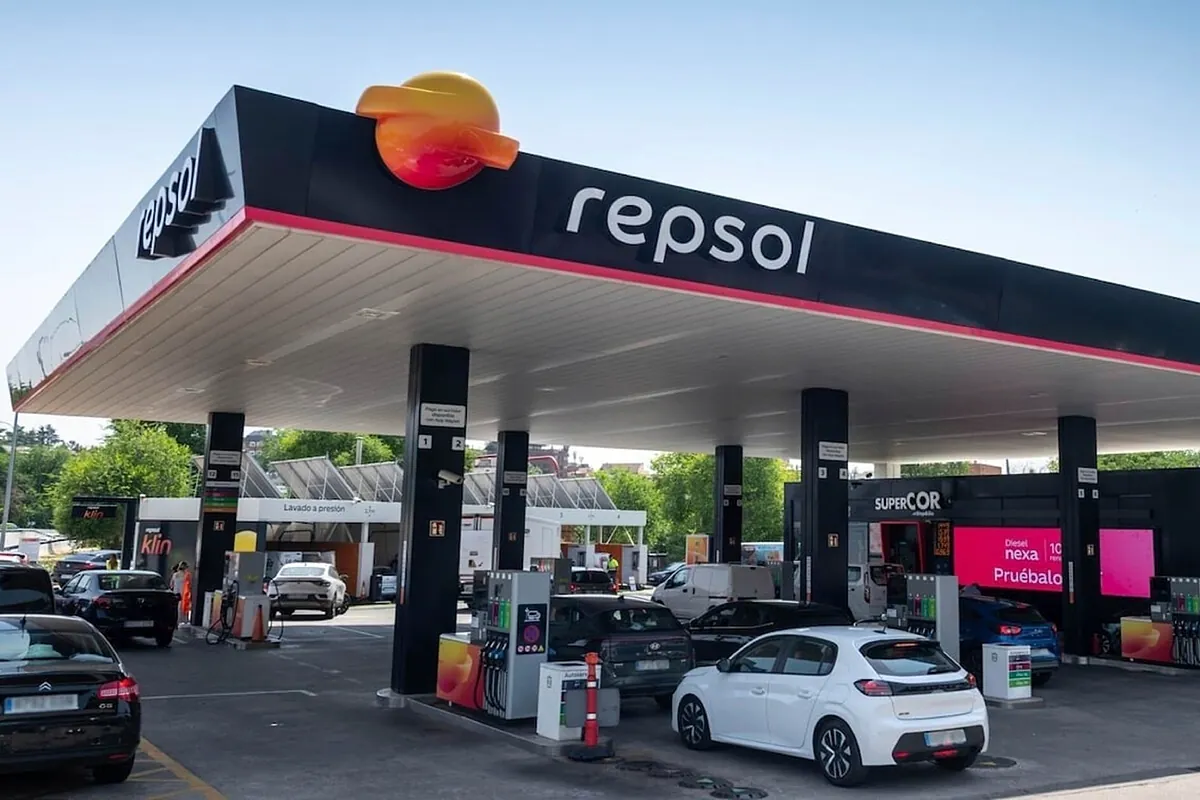 Repsol, tras 13 subidas, recibe una valoración récord en pleno rally del petróleo