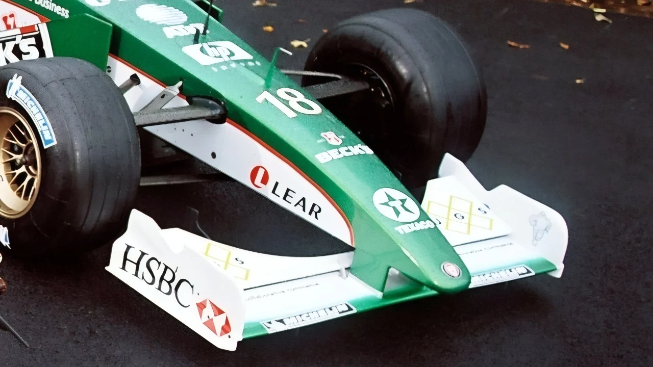 Doble golpe rumbo a Australia: Aston Martin no está solo, otro F1 verde de un español tampoco estará listo