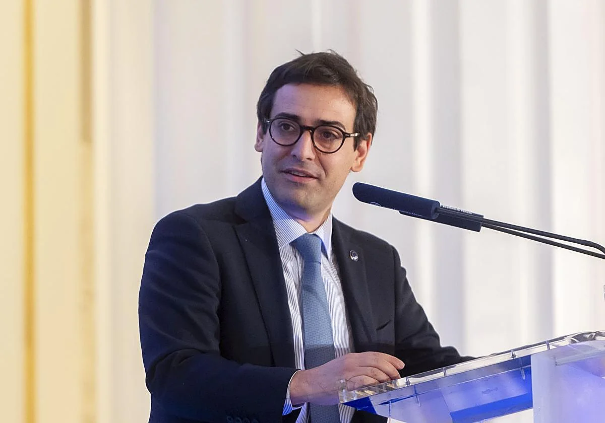 Bruselas propone una preferencia europea en las licitaciones públicas en el sector automotriz y de energías limpias