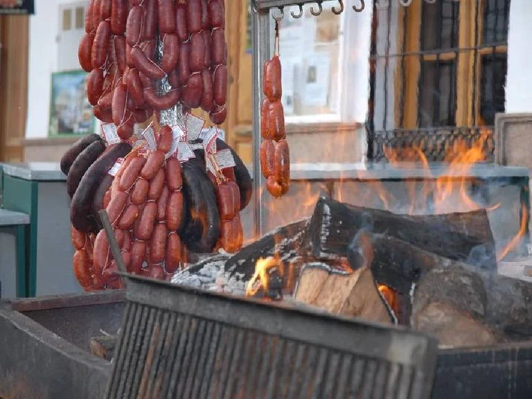 Ardales invita a miles de degustaciones en su Fiesta de la Matanza