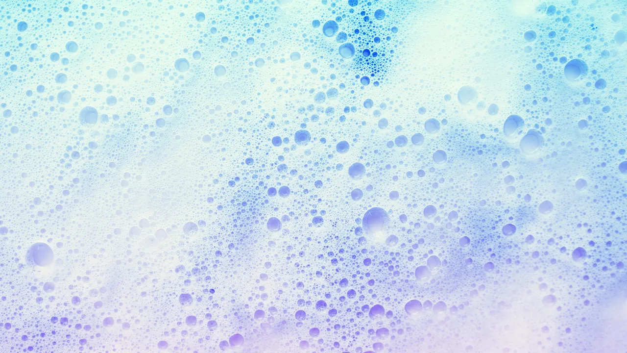 Las espumas también “aprenden”: el extraño hallazgo que conecta la física con la IA