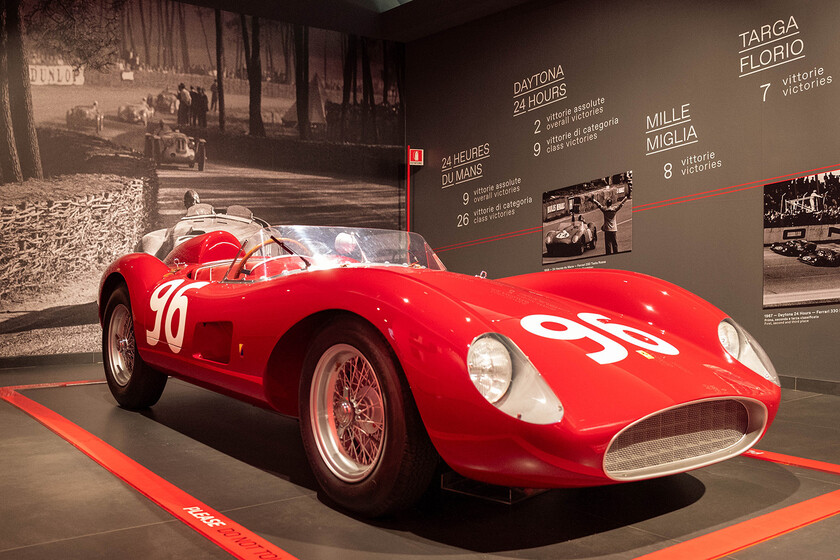 Un piloto de Fórmula 1 ha usado el coche de novios más caro del mundo: un exclusivo Ferrari de 40 millones de euros