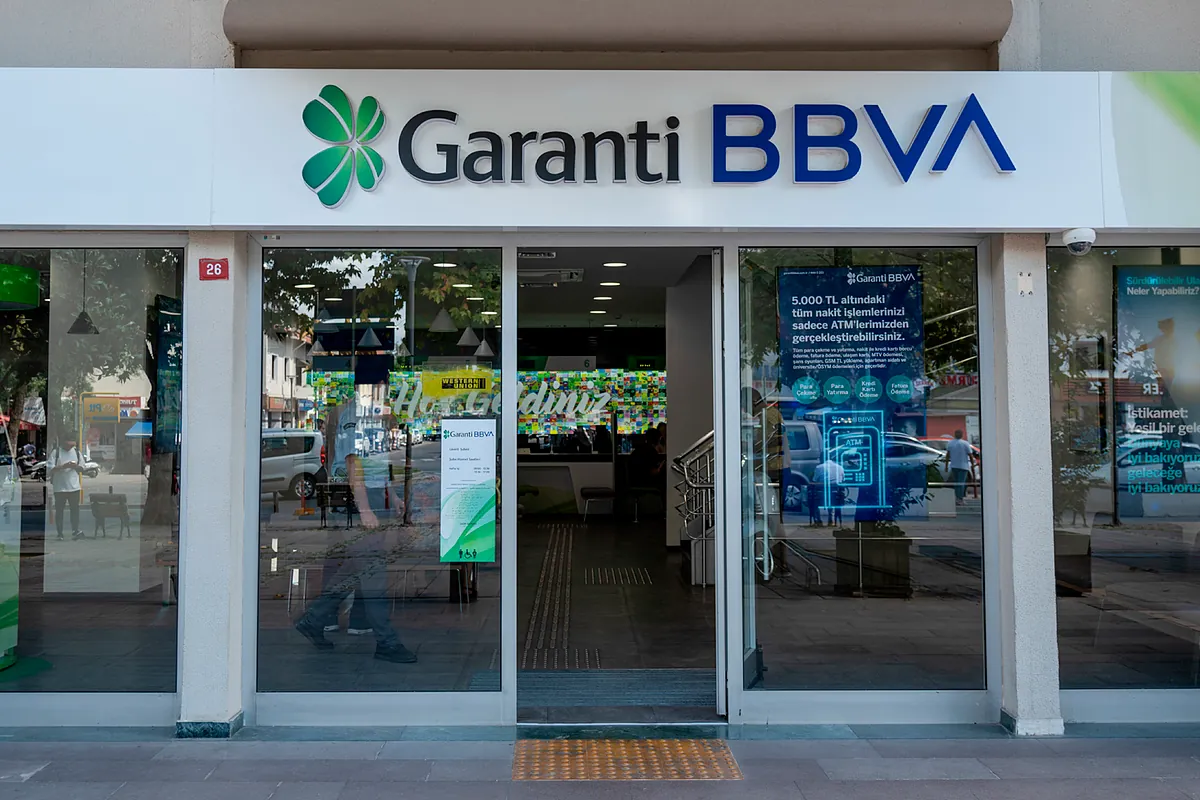 BBVA deteriora otros 130 millones el valor de su banco turco
