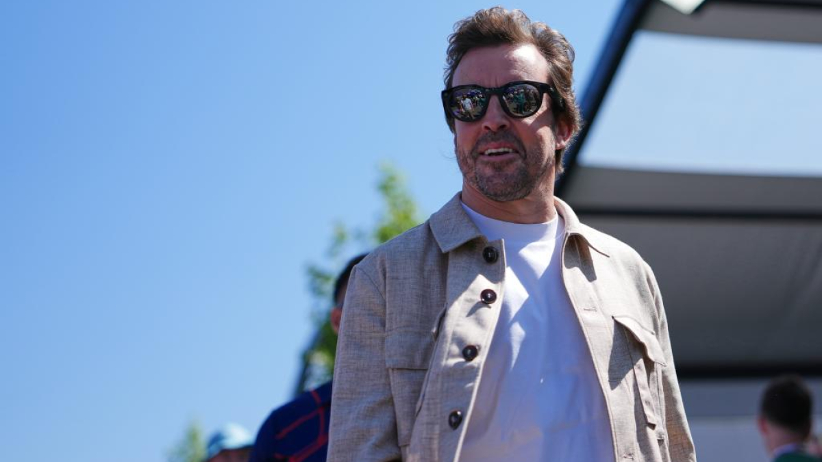 Alonso desvela lo que sienten los pilotos tras pilotar el actual AMR26<br>