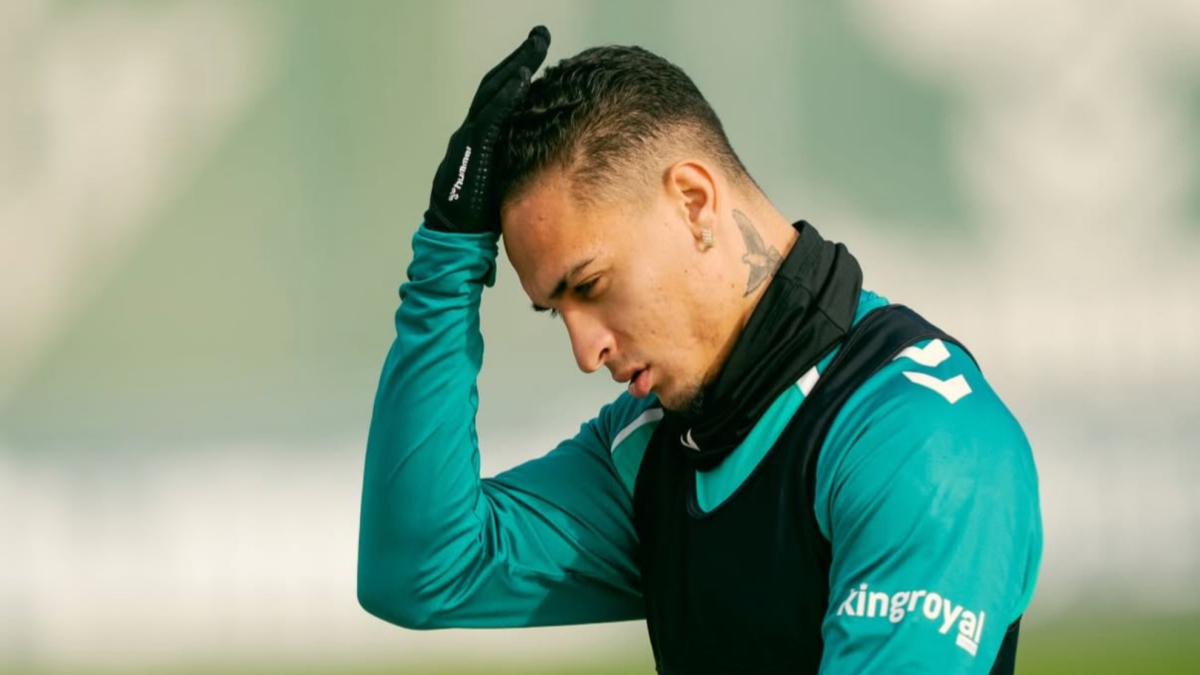 Antony vuelve al grupo en una sesión con gestión de cargas para Ruibal