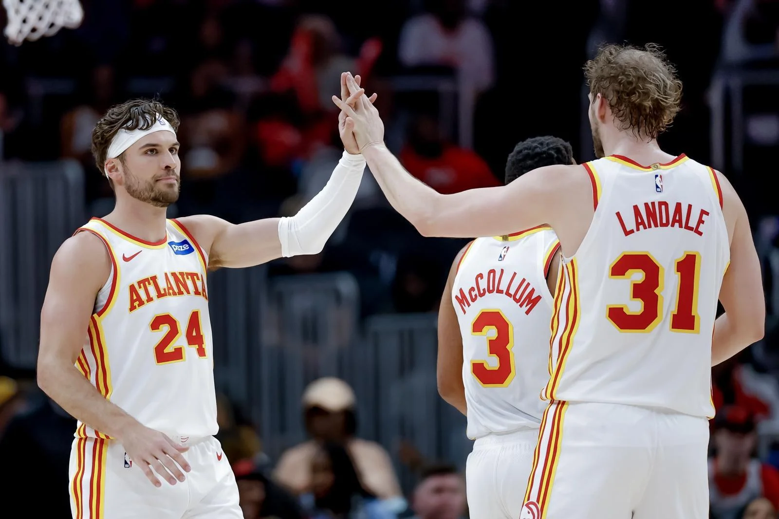 Polémica en la NBA por el homenaje a un club de striptease