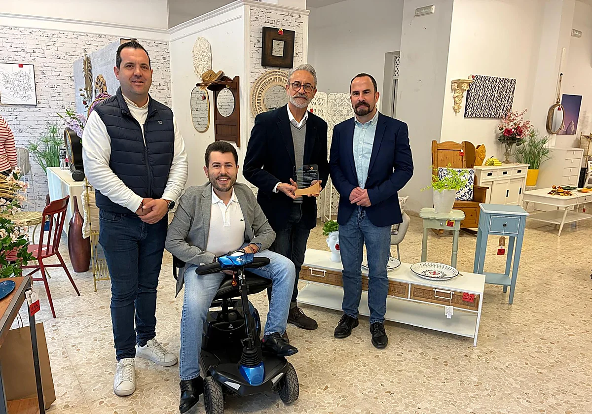 Nerja pierde una de sus tiendas históricas con el cierre de Muebles Hermoso