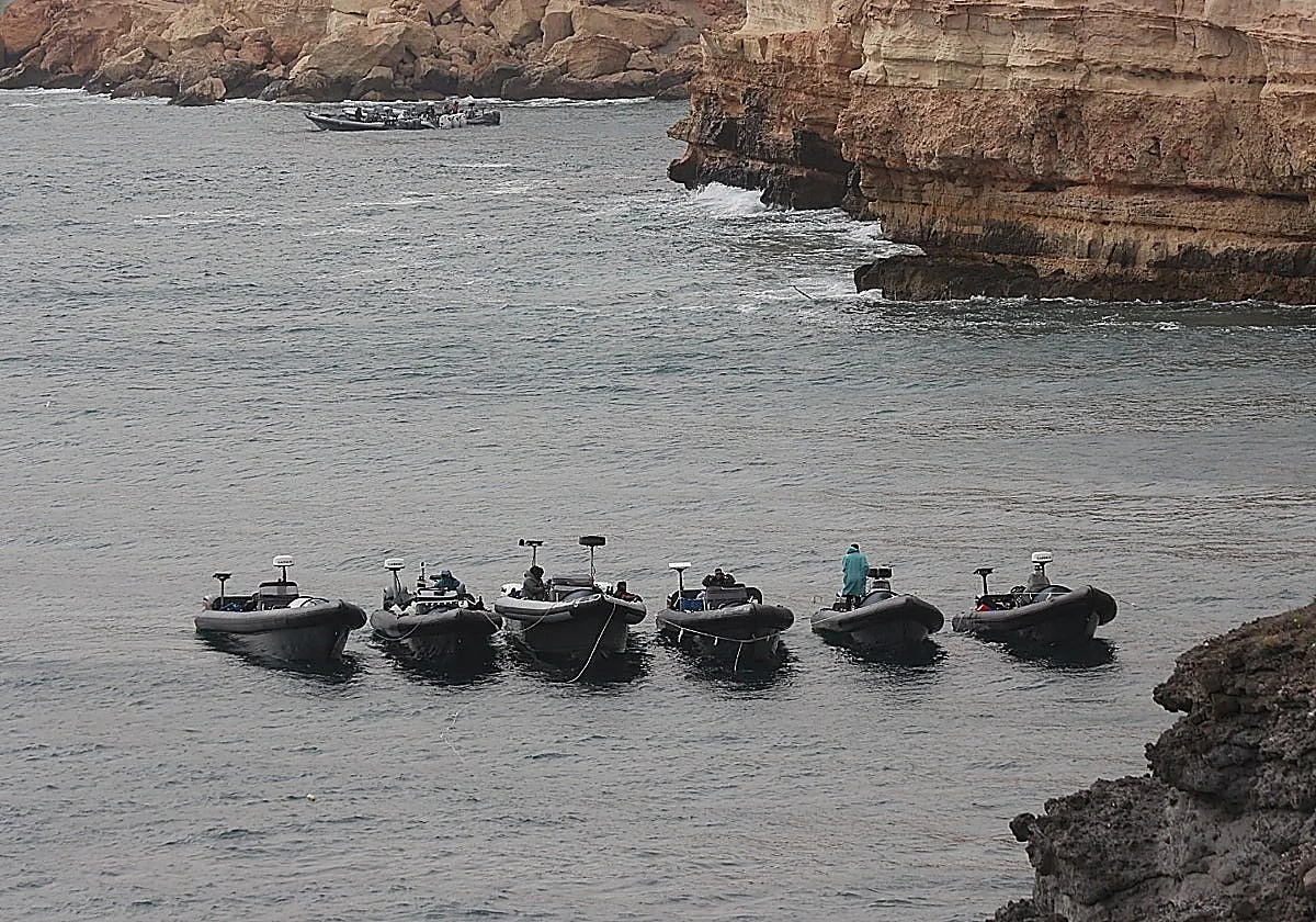 Narco boats shelter from storm in popular Almeria beauty spot